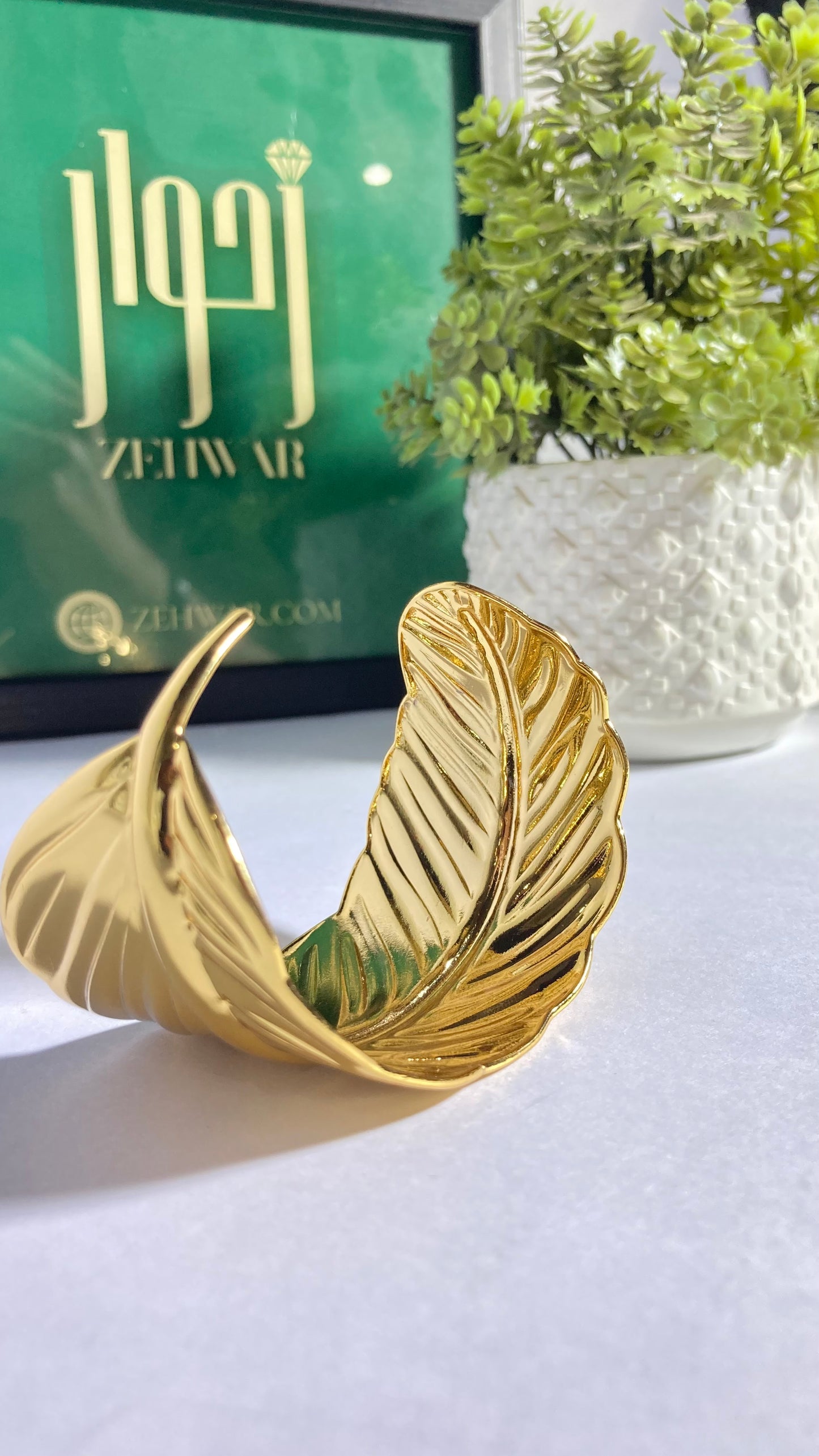 Regalia Leaf Cuff