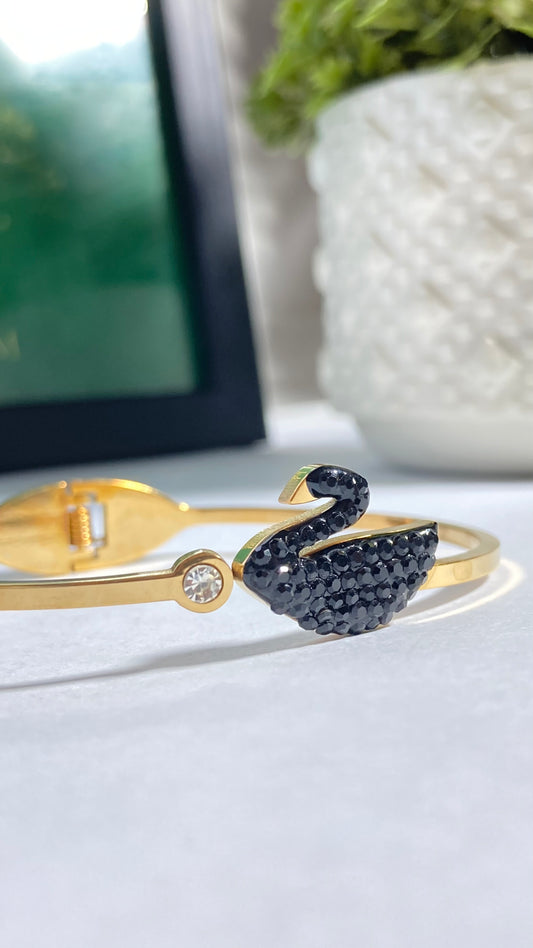 Serene Duck Bangle